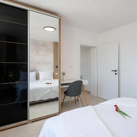 Breeze Апартаменты *